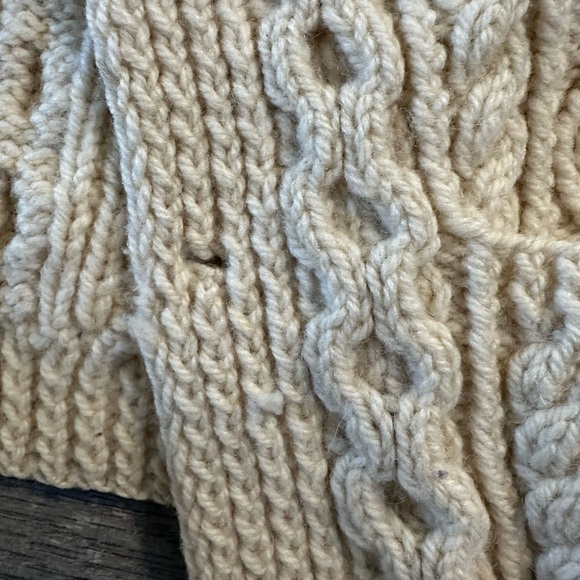Wool Cream Cable Knit Cardigan with wood buttons - Picture 6 of 7